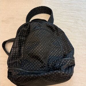 Lululemon 20L city adventure backpack